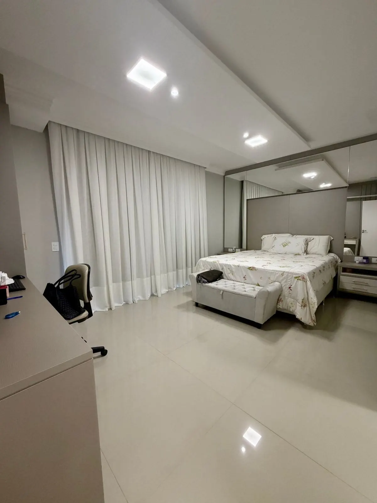 Suíte master – Residência Terras Alpha I